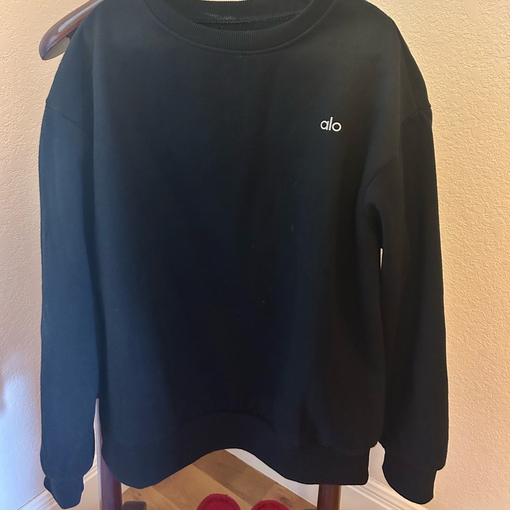 Black fleece sweatshirt